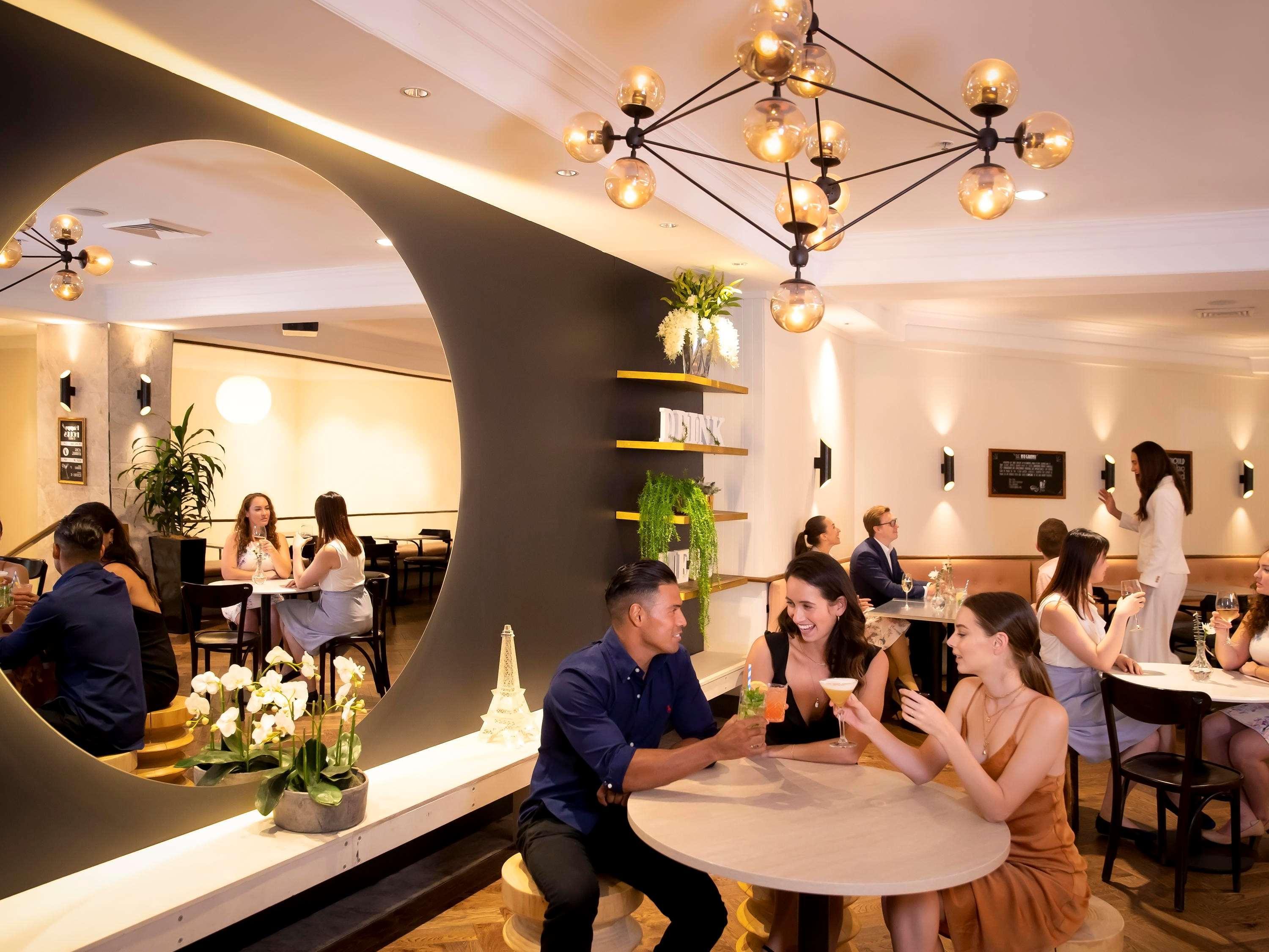 Novotel Sydney International Airport 4*